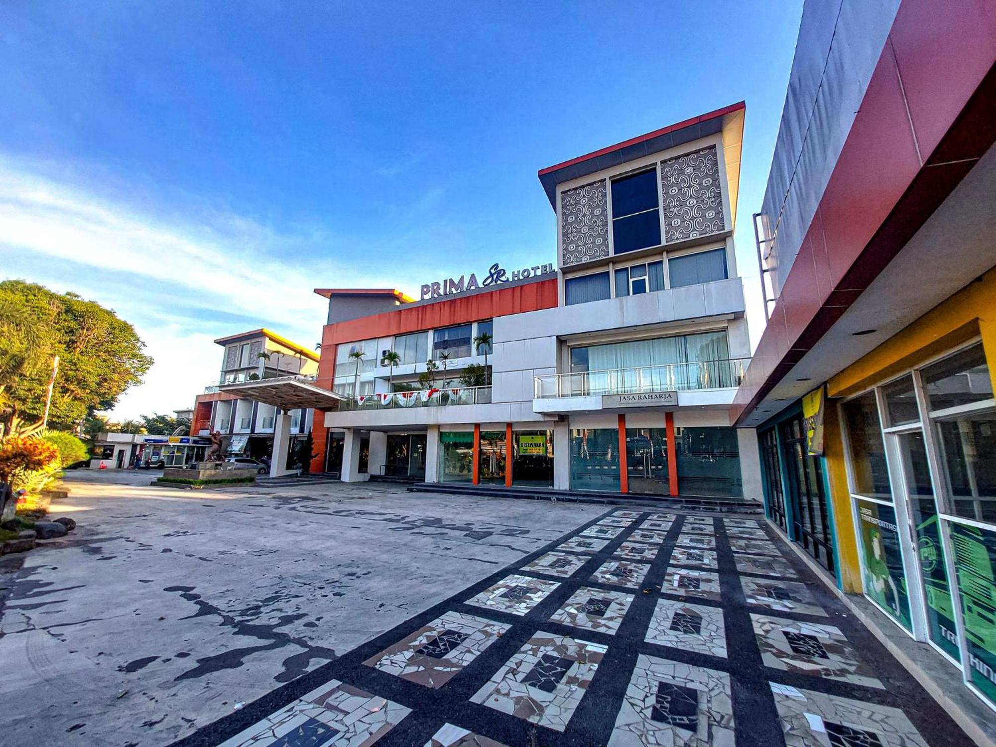 Prima Sr Hotel & Convention Yogyakarta Слеман Экстерьер фото