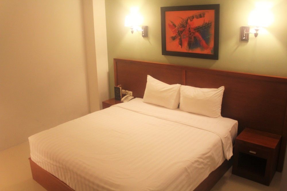 Prima Sr Hotel & Convention Yogyakarta Слеман Экстерьер фото