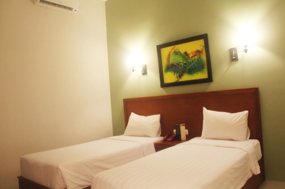 Prima Sr Hotel & Convention Yogyakarta Слеман Экстерьер фото