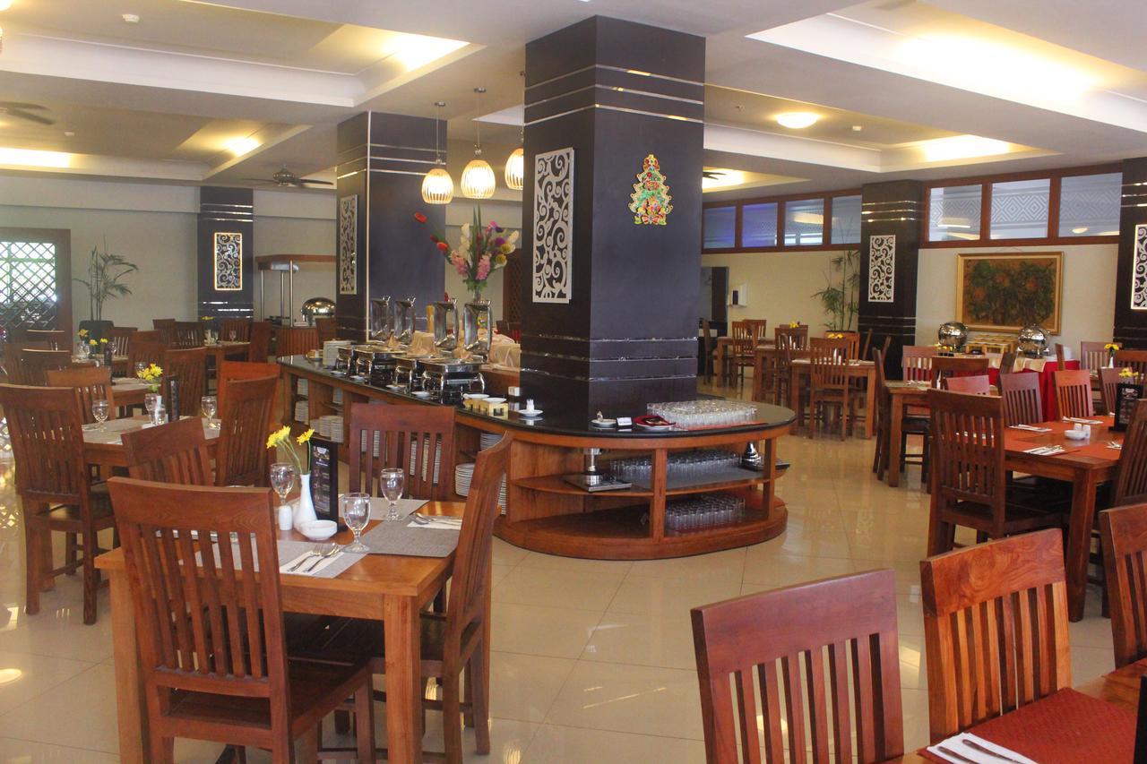 Prima Sr Hotel & Convention Yogyakarta Слеман Экстерьер фото