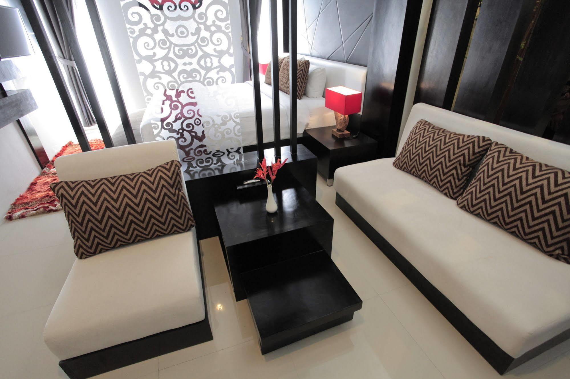 Prima Sr Hotel & Convention Yogyakarta Слеман Экстерьер фото