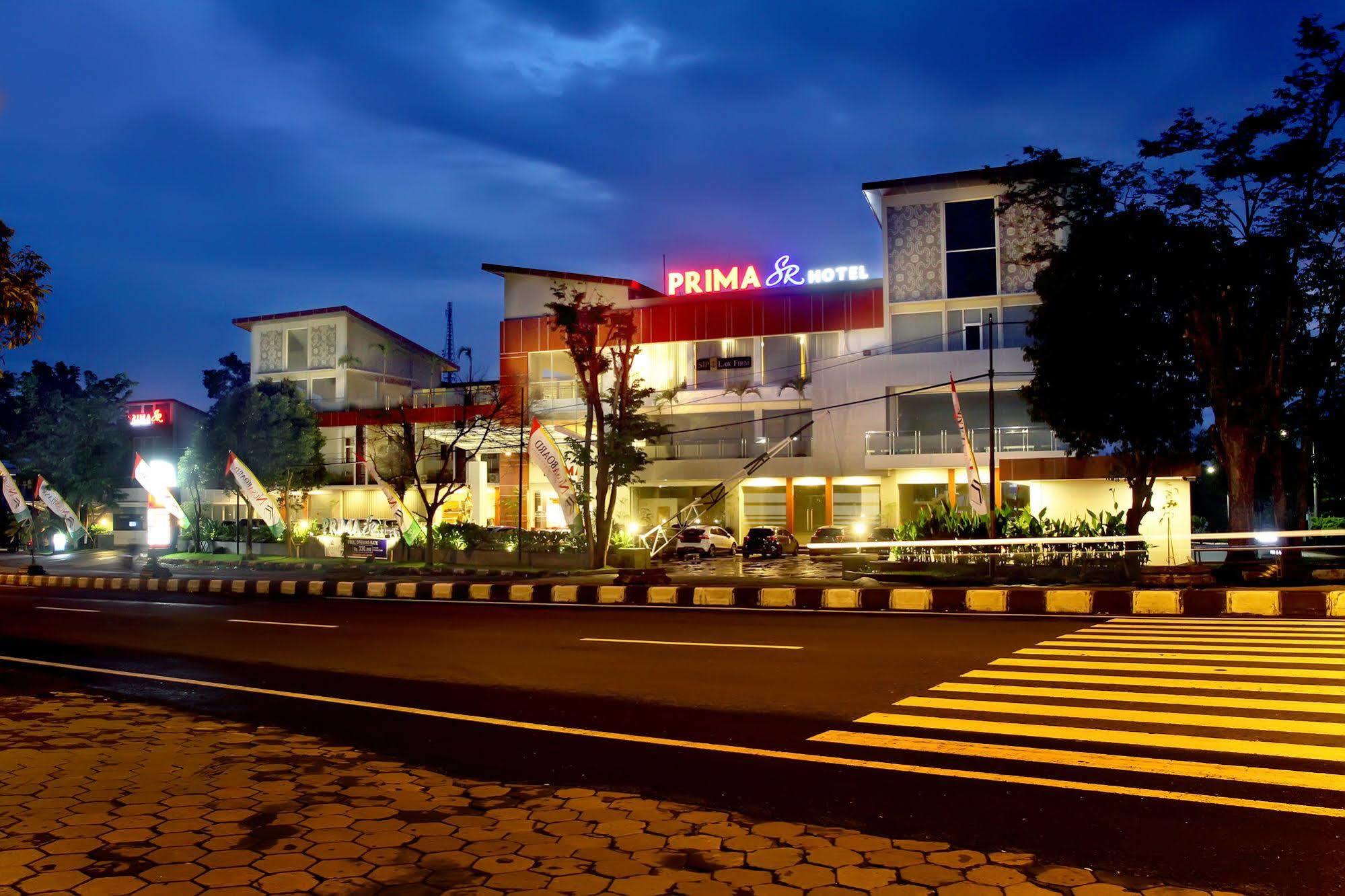 Prima Sr Hotel & Convention Yogyakarta Слеман Экстерьер фото