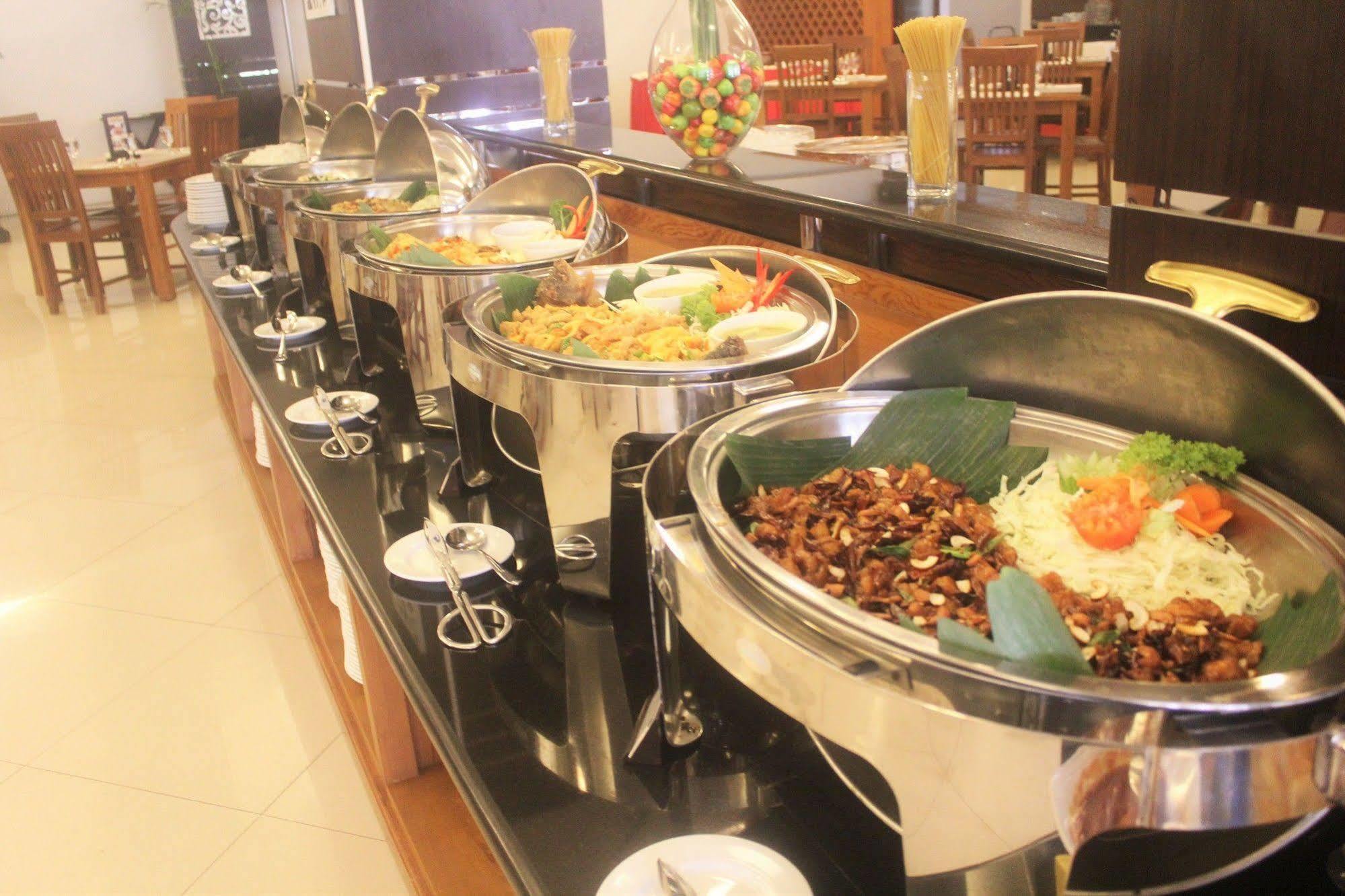 Prima Sr Hotel & Convention Yogyakarta Слеман Экстерьер фото